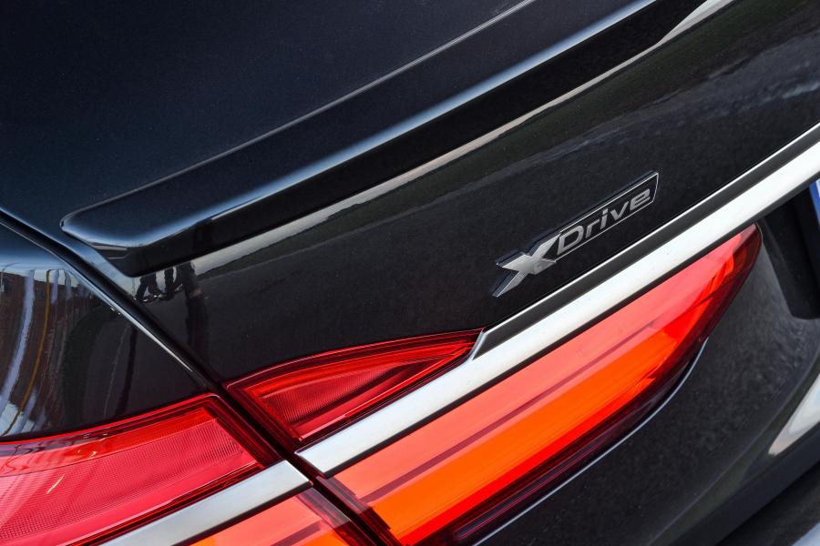 Детали экстерьера BMW M760Li xDrive 2017 года  (ZA) (фото 20 из 21)